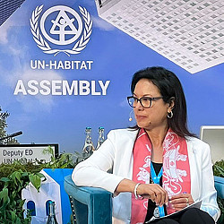 Diane Hoskins speaking at the UN Habitat Assembly